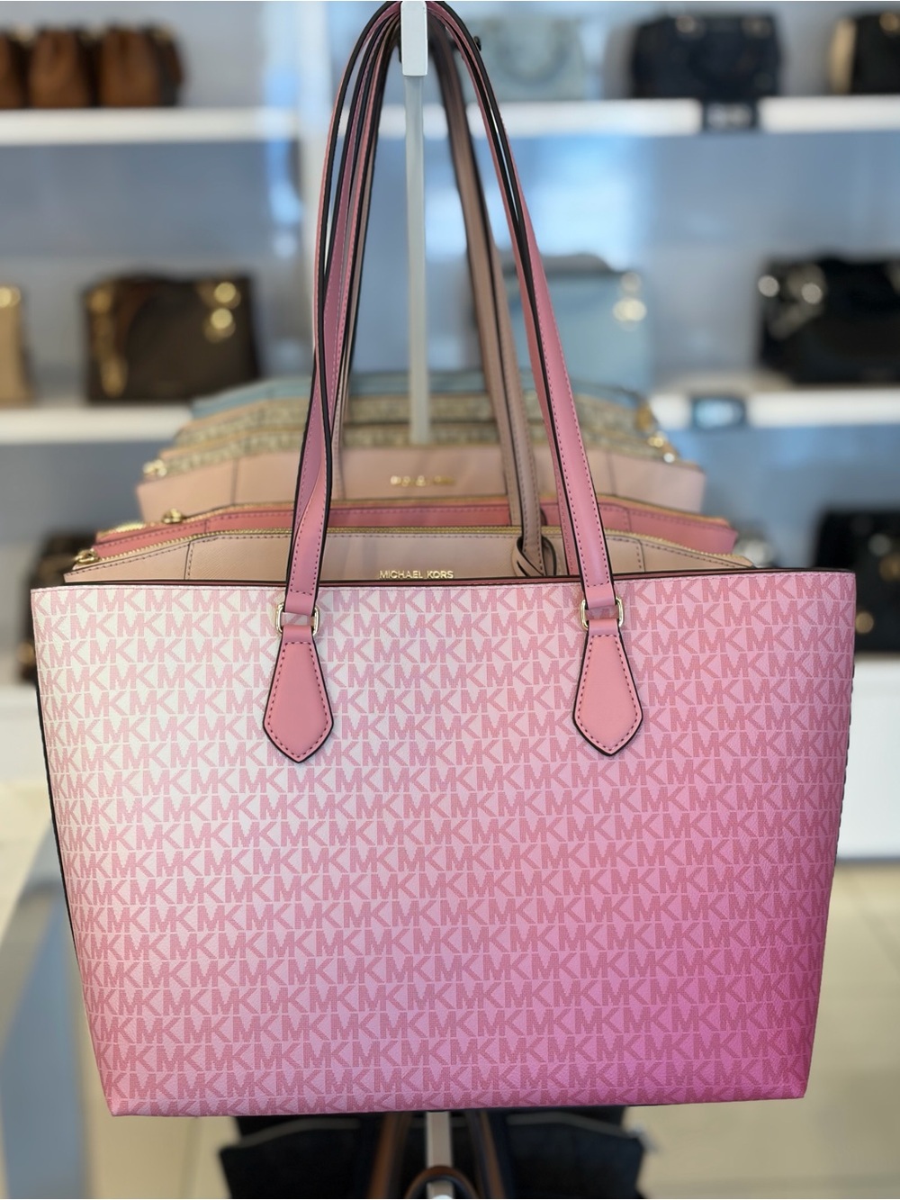 MICHAEL KORS Sheila Large Ombre Signature Logo Tote Bag and wallet Set
Carnation - Picture 13 of 16